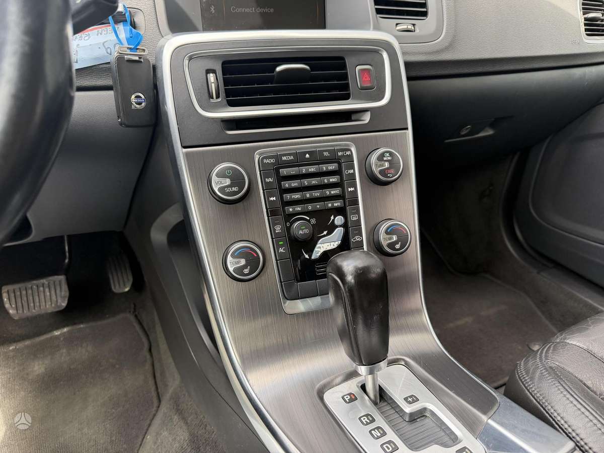 Volvo S60, 2.4 l., Седан