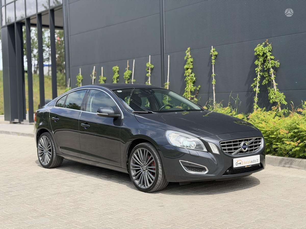 Volvo S60, 2.4 l., Седан