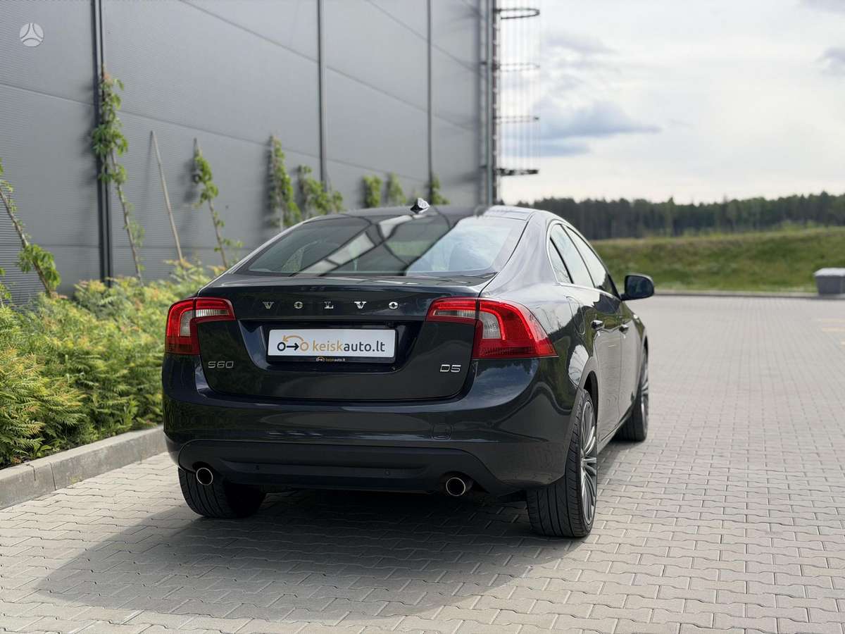 Volvo S60, 2.4 l., Седан