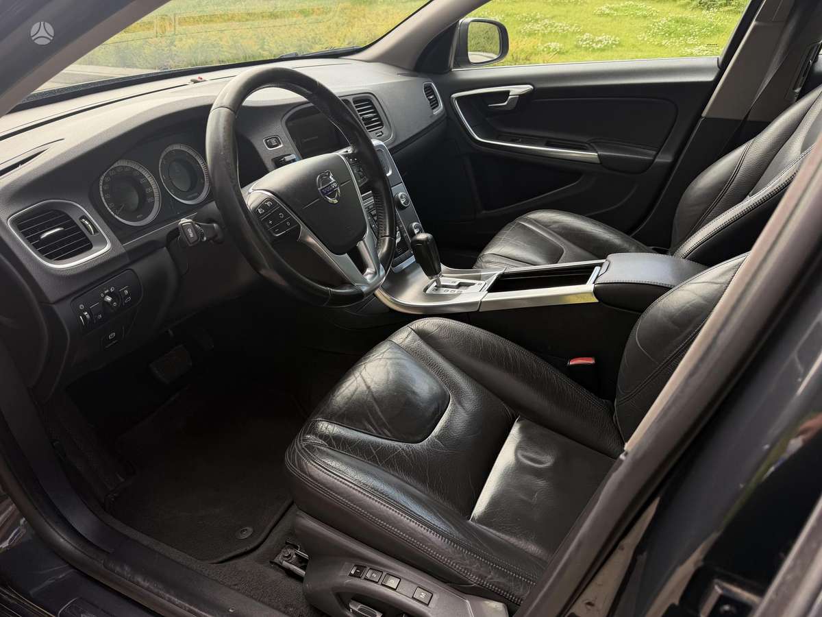 Volvo S60, 2.4 l., Седан