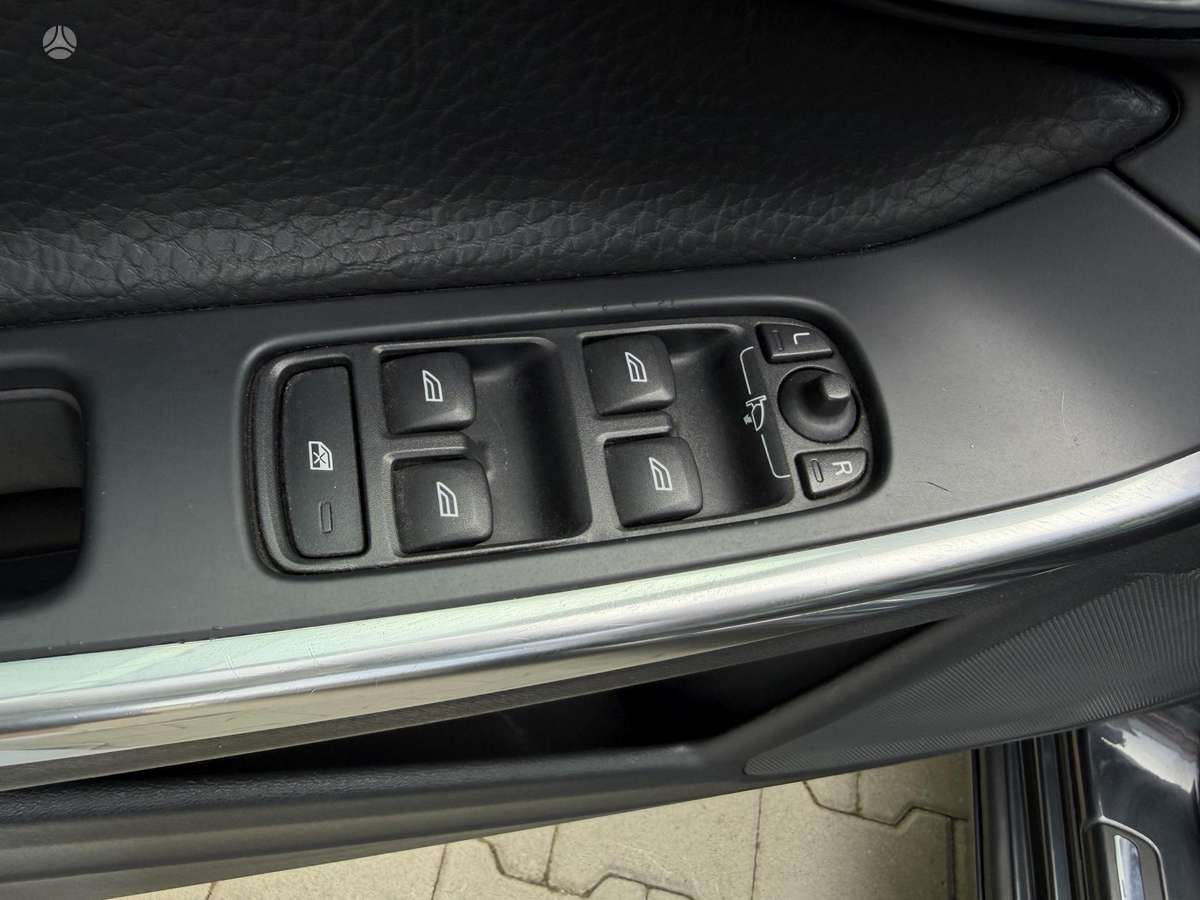 Volvo S60, 2.4 l., Седан