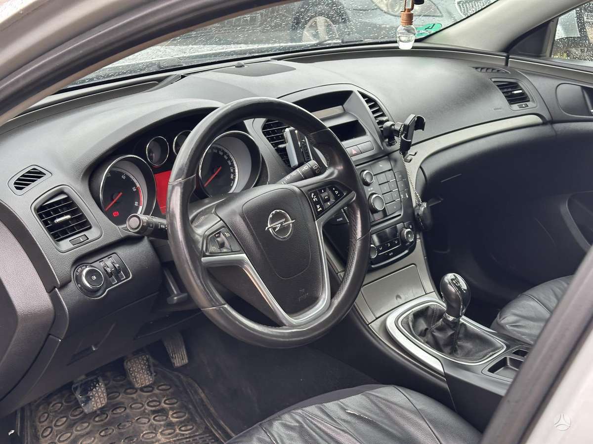 Opel Insignia, 2.0 l., hatchback