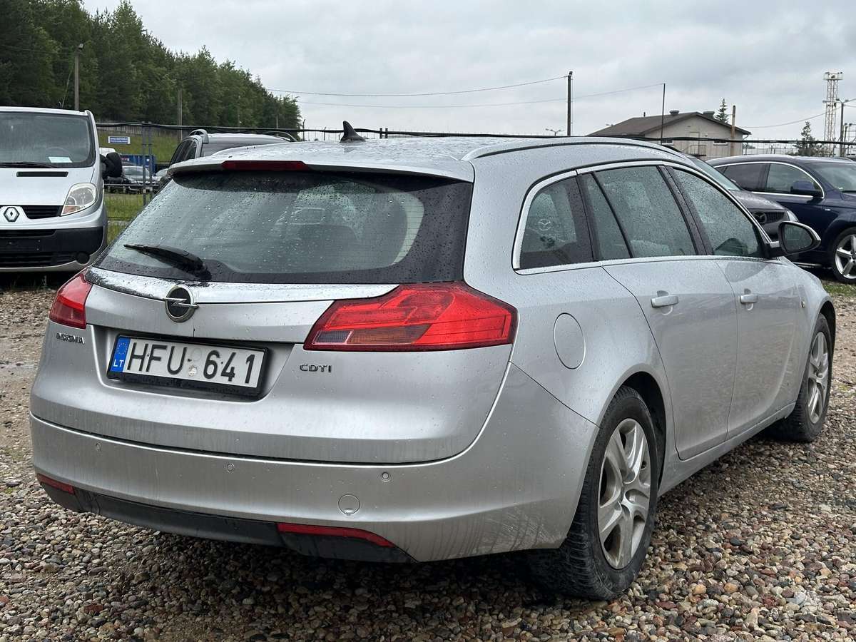 Opel Insignia, 2.0 l., hatchback