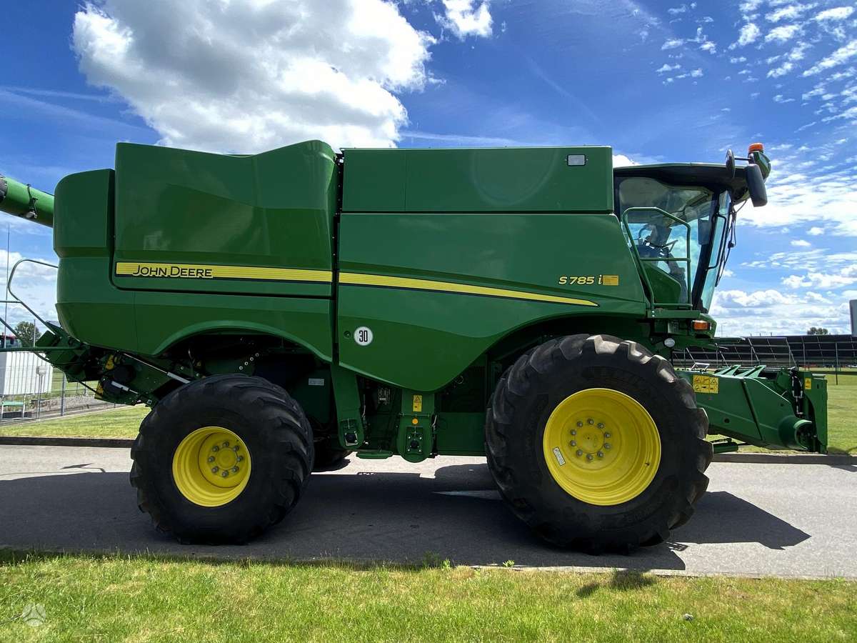 John Deere S785, kombaini
