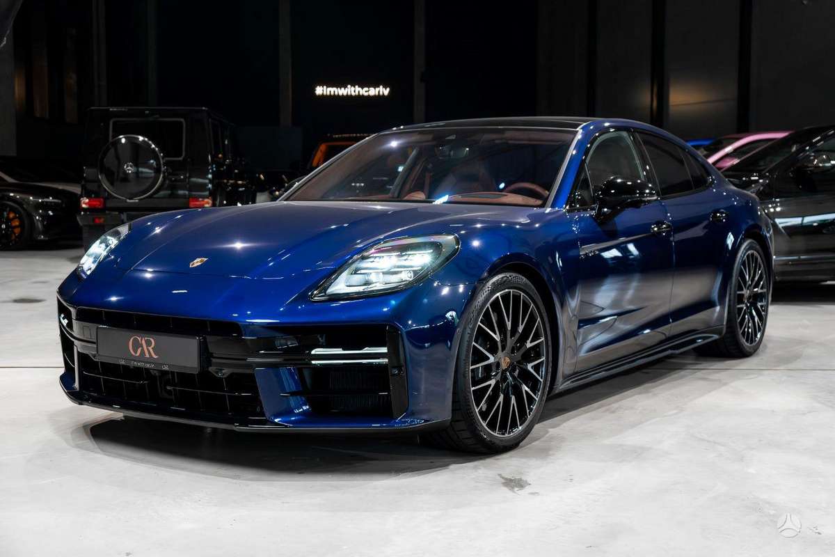Porsche Panamera - 1