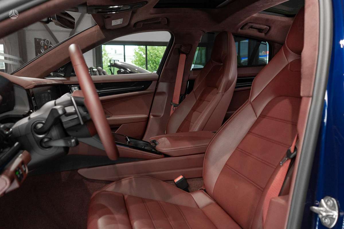 Porsche Panamera - 8