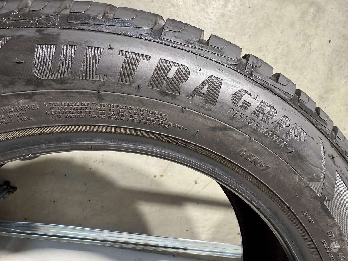 Goodyear Ultragrip performance//2021m, winter 235/55 R18