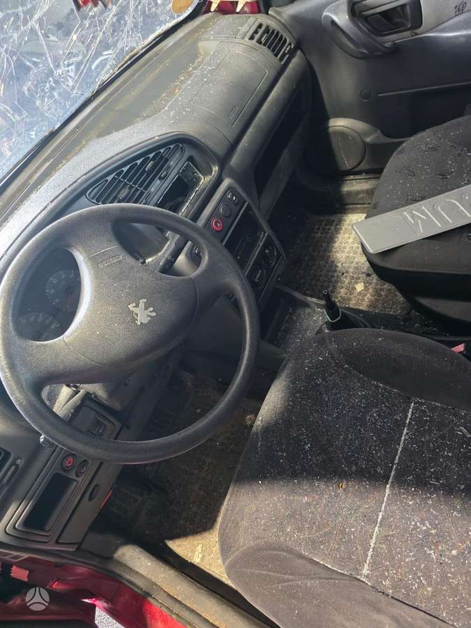 Peugeot Partner dalimis
