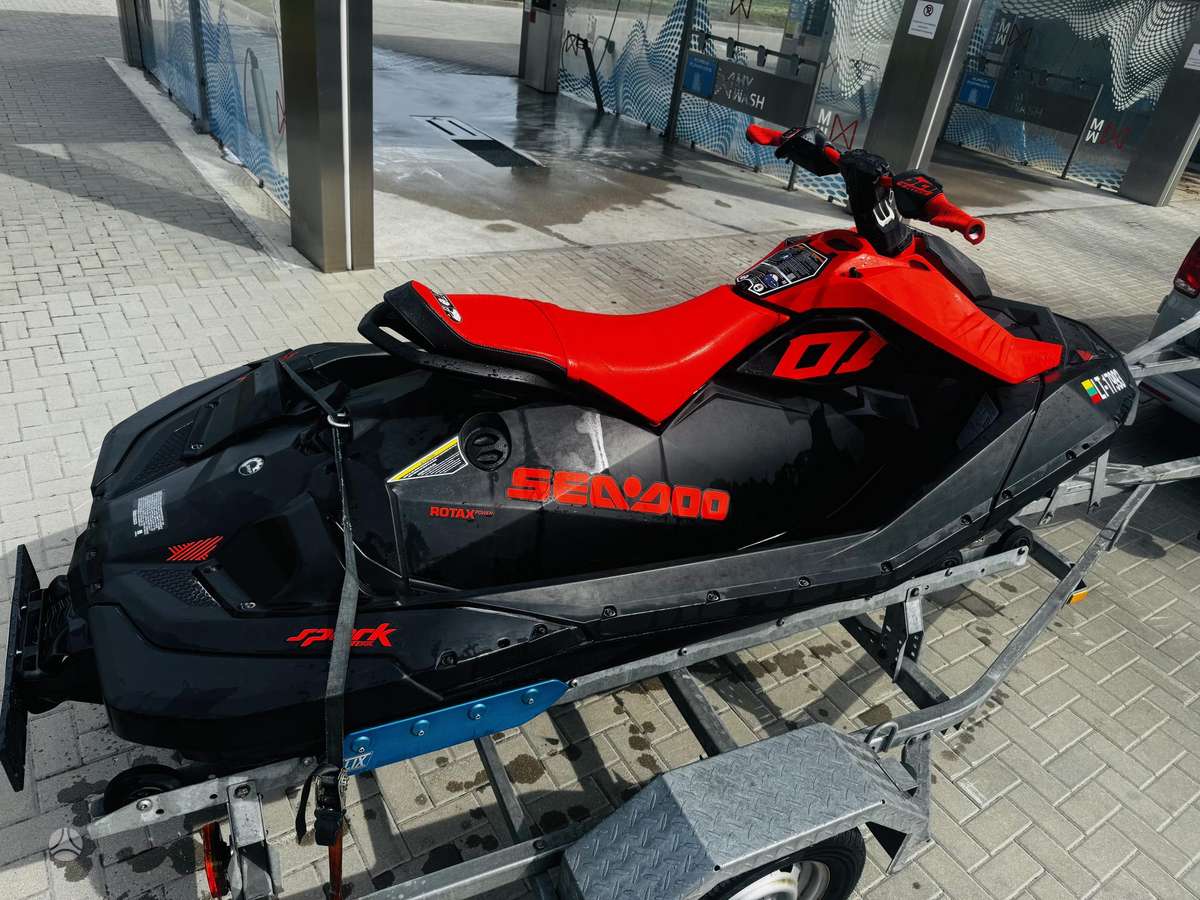 Sea-Doo Spark Trixx, водные мотоциклы