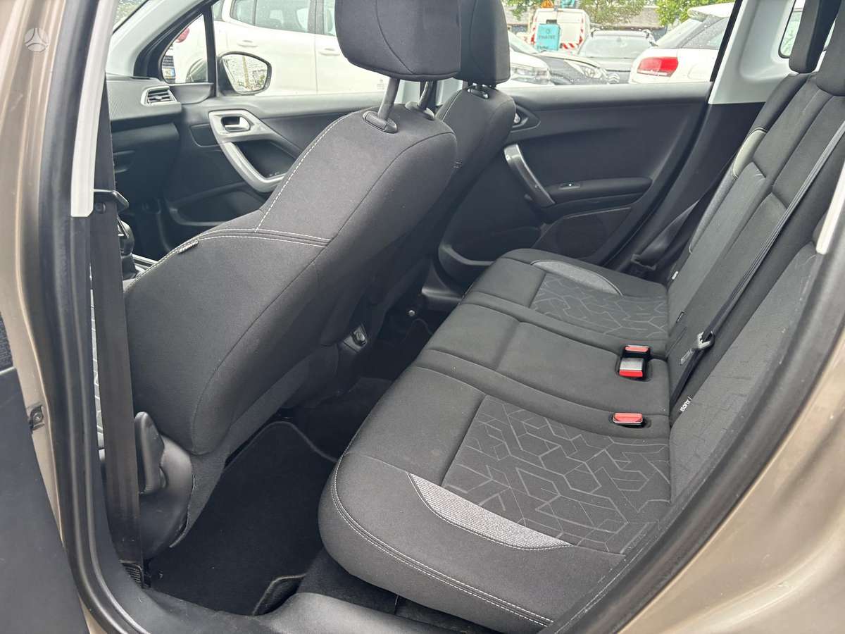 Peugeot 2008 - 6