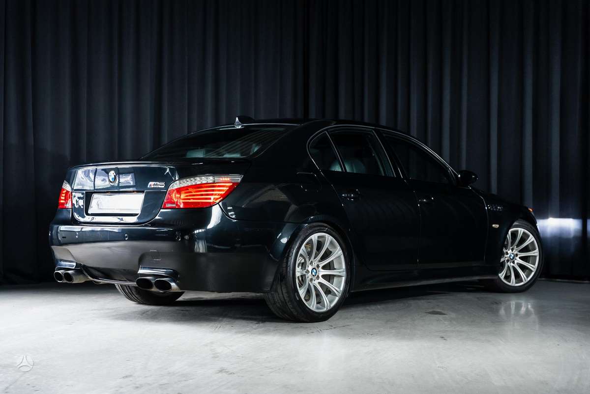 BMW M5, 5.0 l., Седан