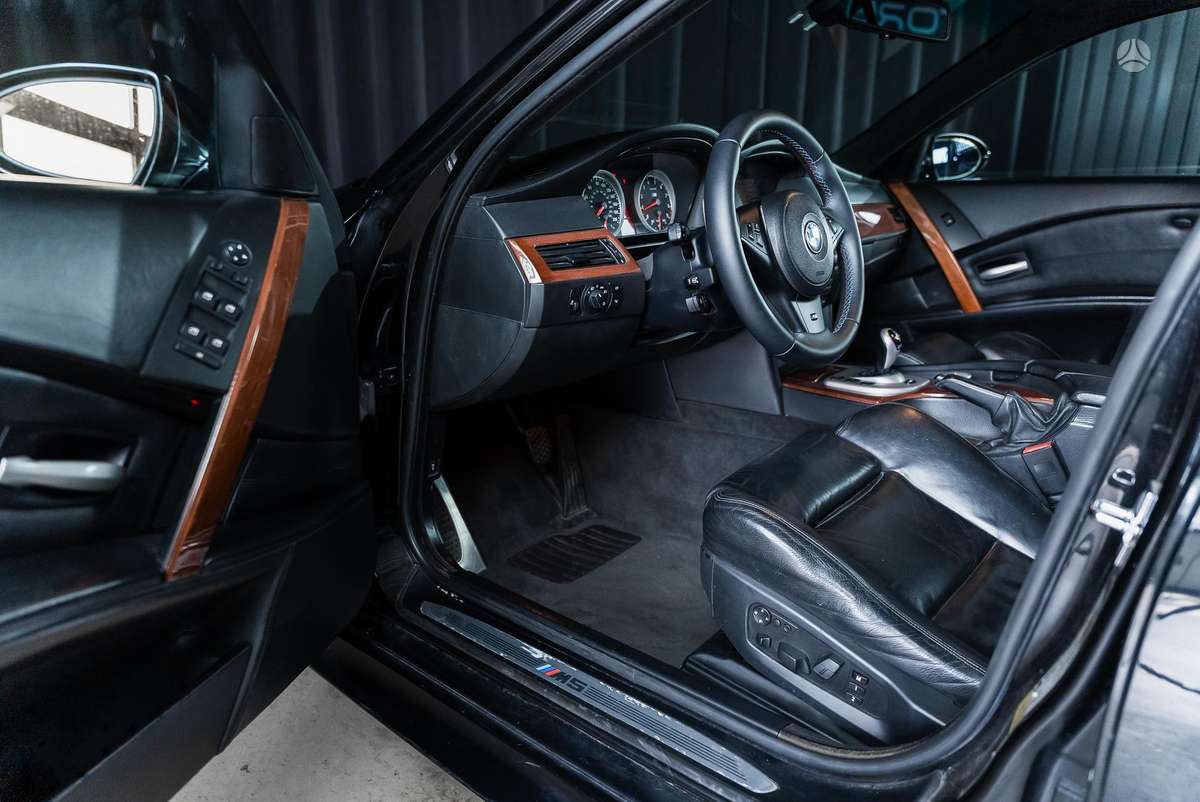 BMW M5, 5.0 l., Седан