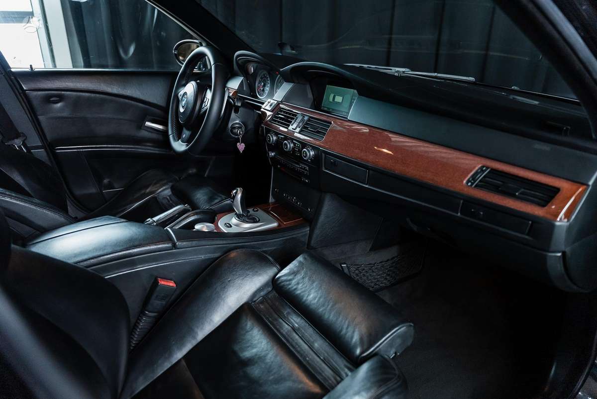 BMW M5, 5.0 l., Седан