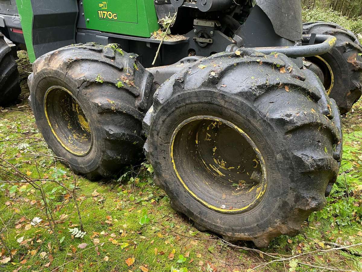 John Deere 1170G (H547), harvesters