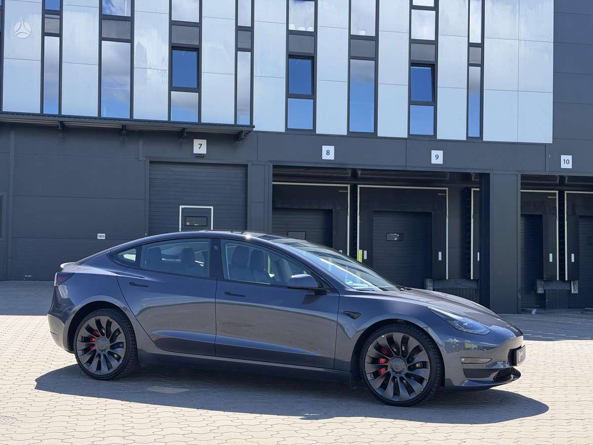 Tesla Model 3, 81 kWh, hatchback
