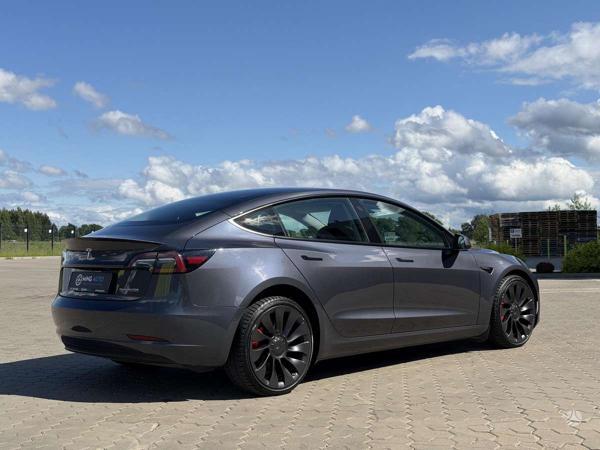 Tesla Model 3, 81 kWh, hatchback