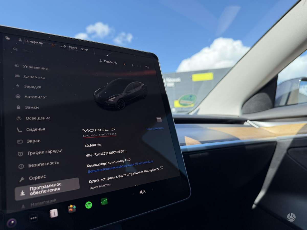Tesla Model 3, 81 kWh, hatchback