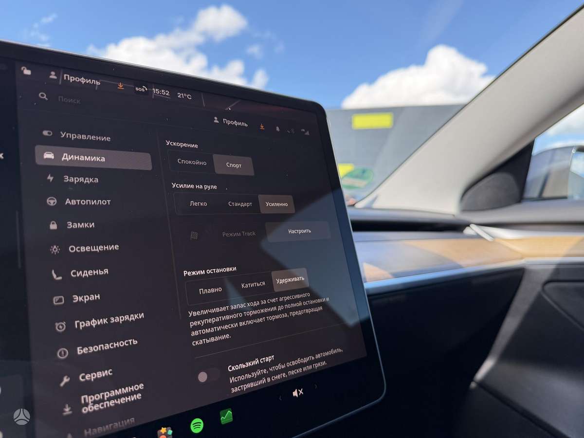 Tesla Model 3, 81 kWh, hatchback