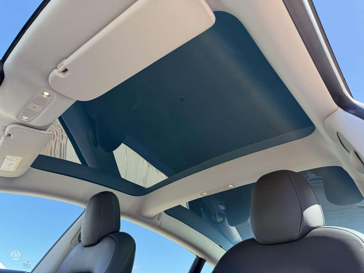 Tesla Model 3, 81 kWh, hatchback