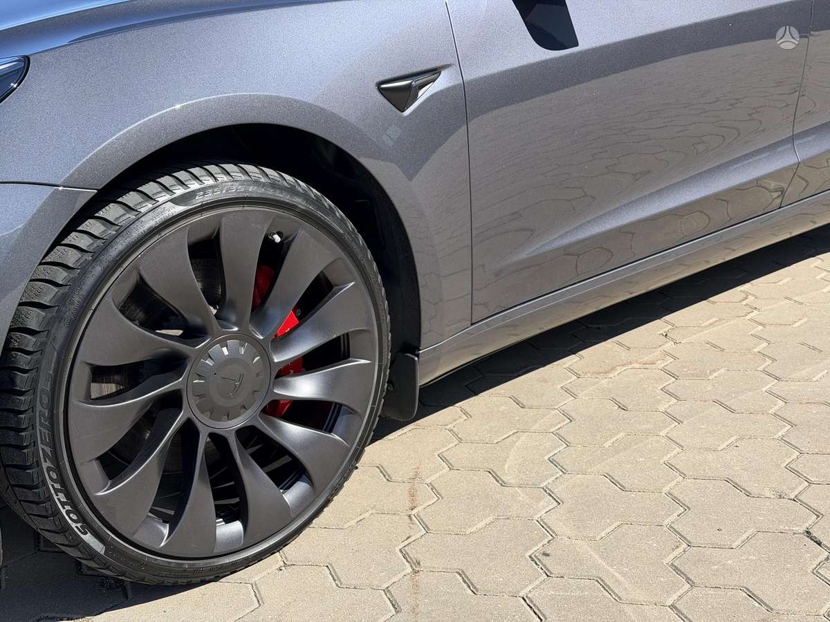 Tesla Model 3, 81 kWh, hatchback