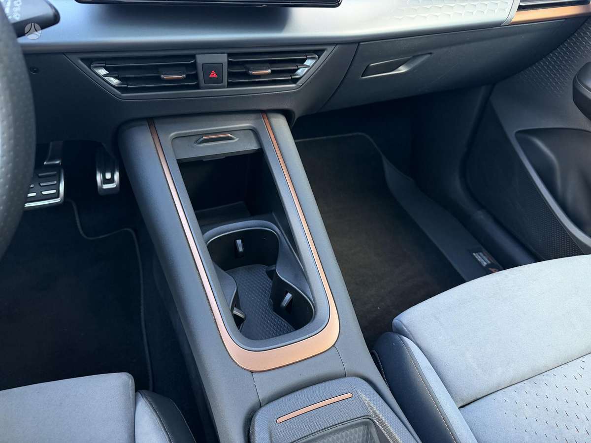 Cupra Born, 62 kWh, hatchback