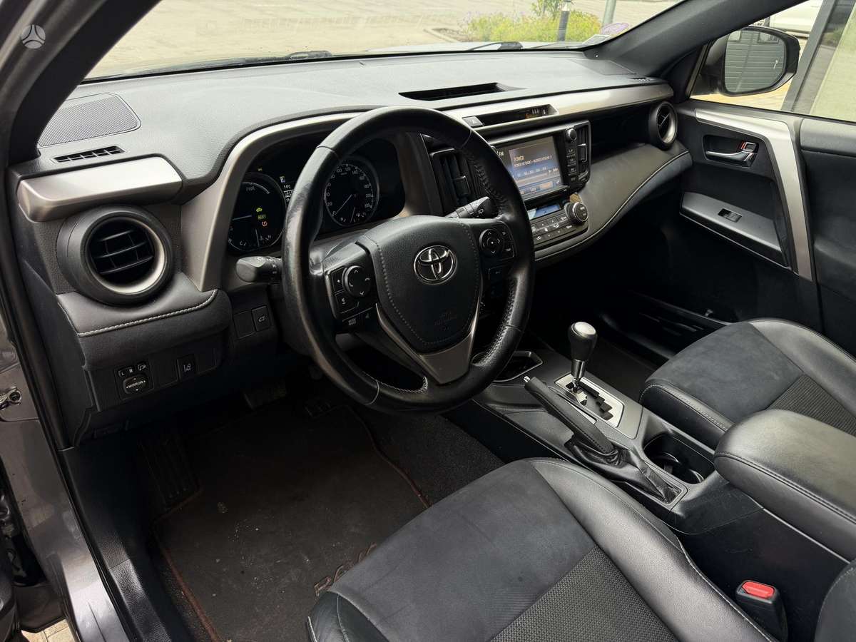 Toyota RAV4 - 7