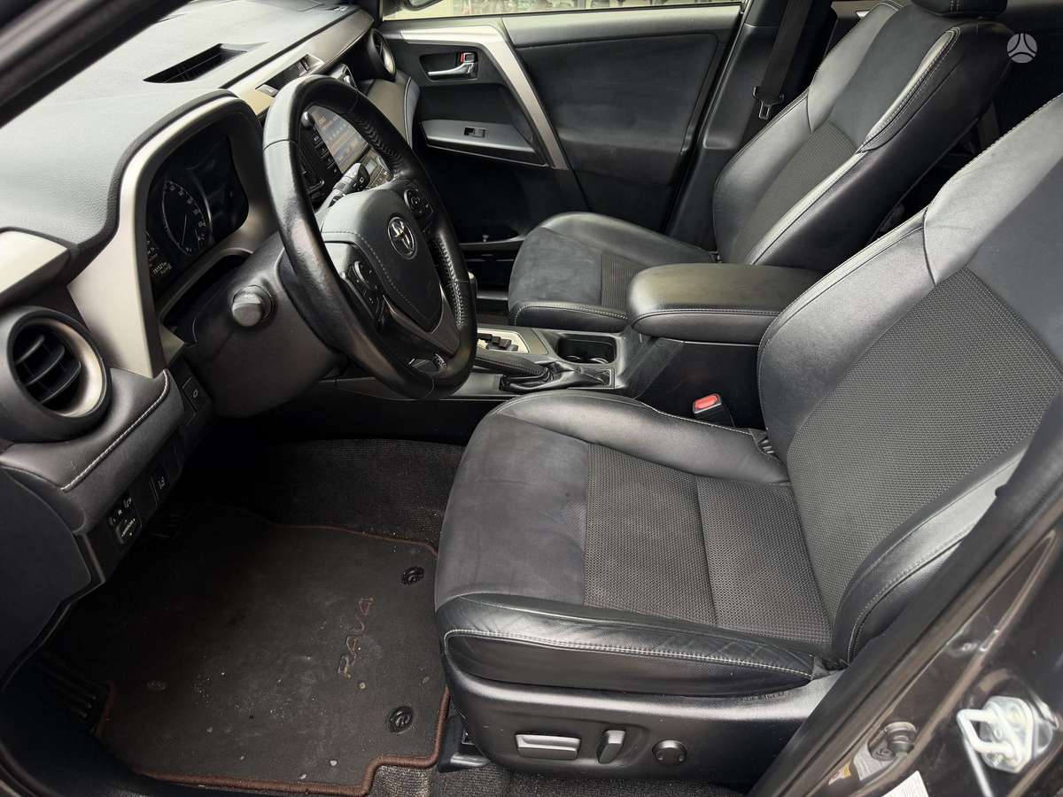 Toyota RAV4 - 9