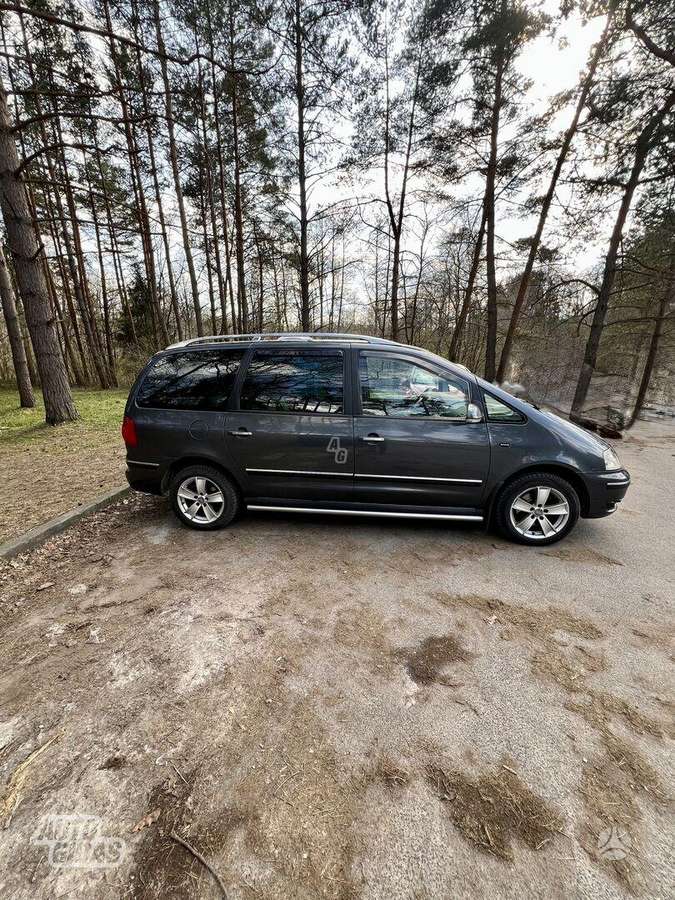 Volkswagen Sharan - 1