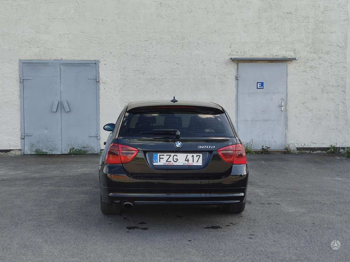 BMW 320, Универсал