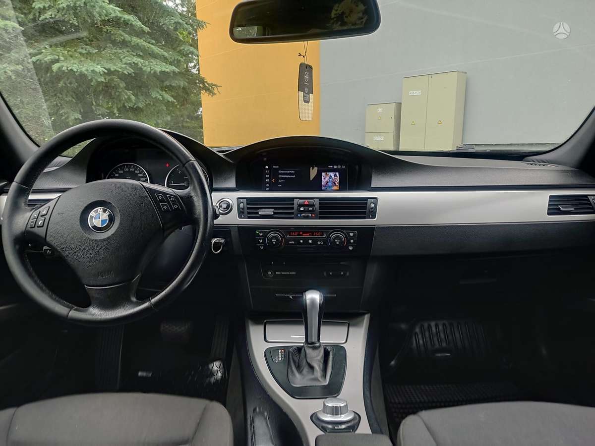 BMW 320, Универсал
