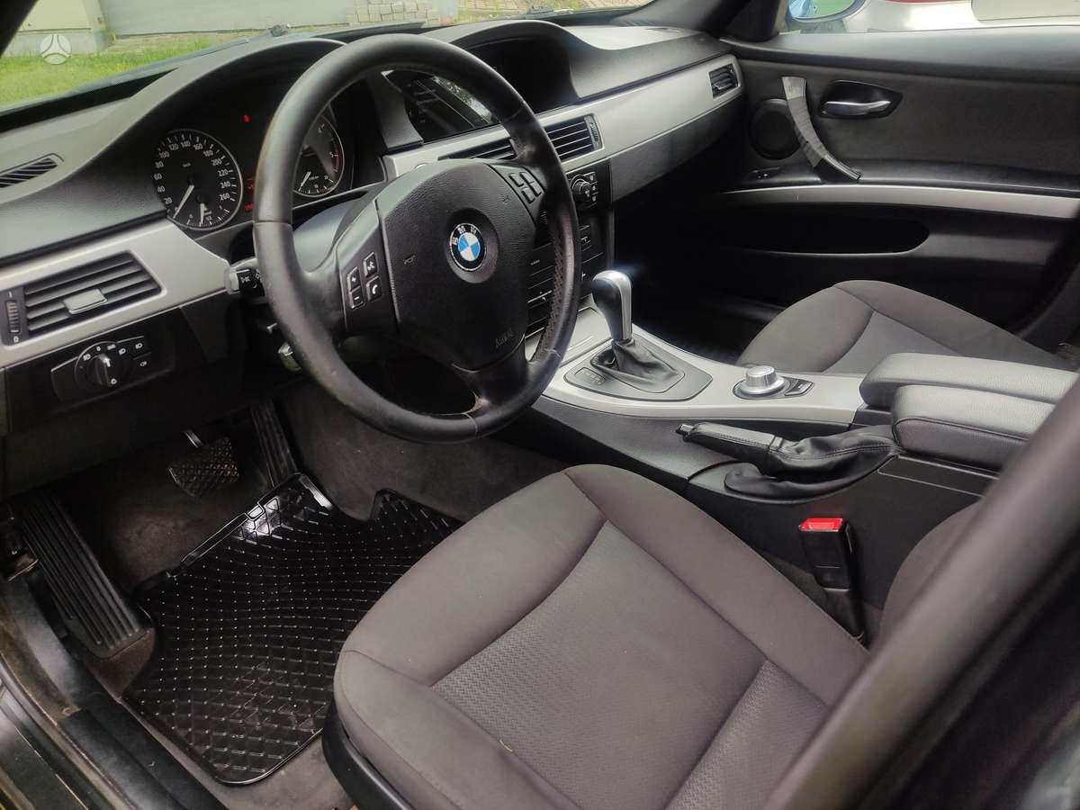 BMW 320, Универсал