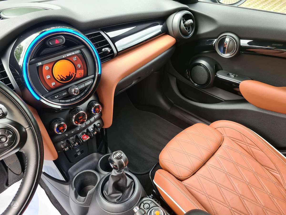 Mini Cooper, 1.5 l., hatchback