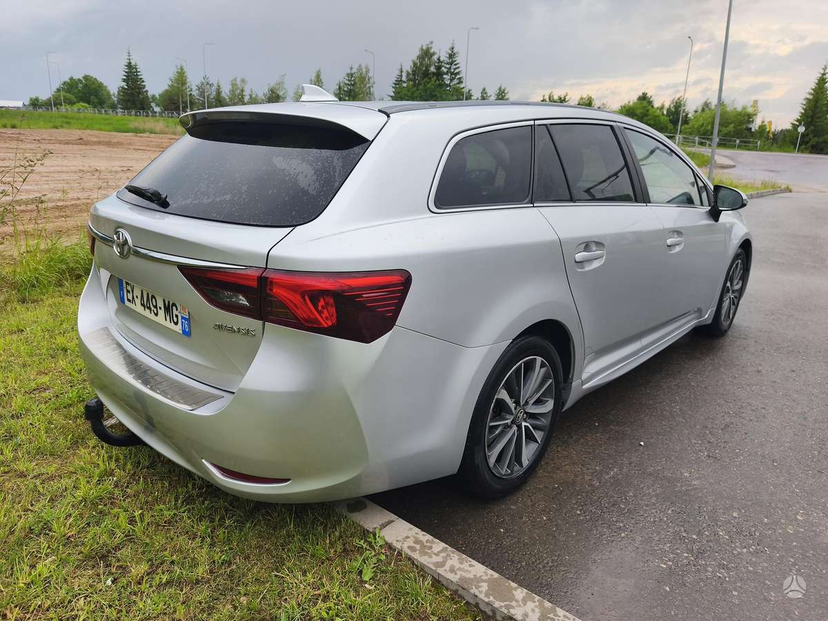 Toyota Avensis - 4
