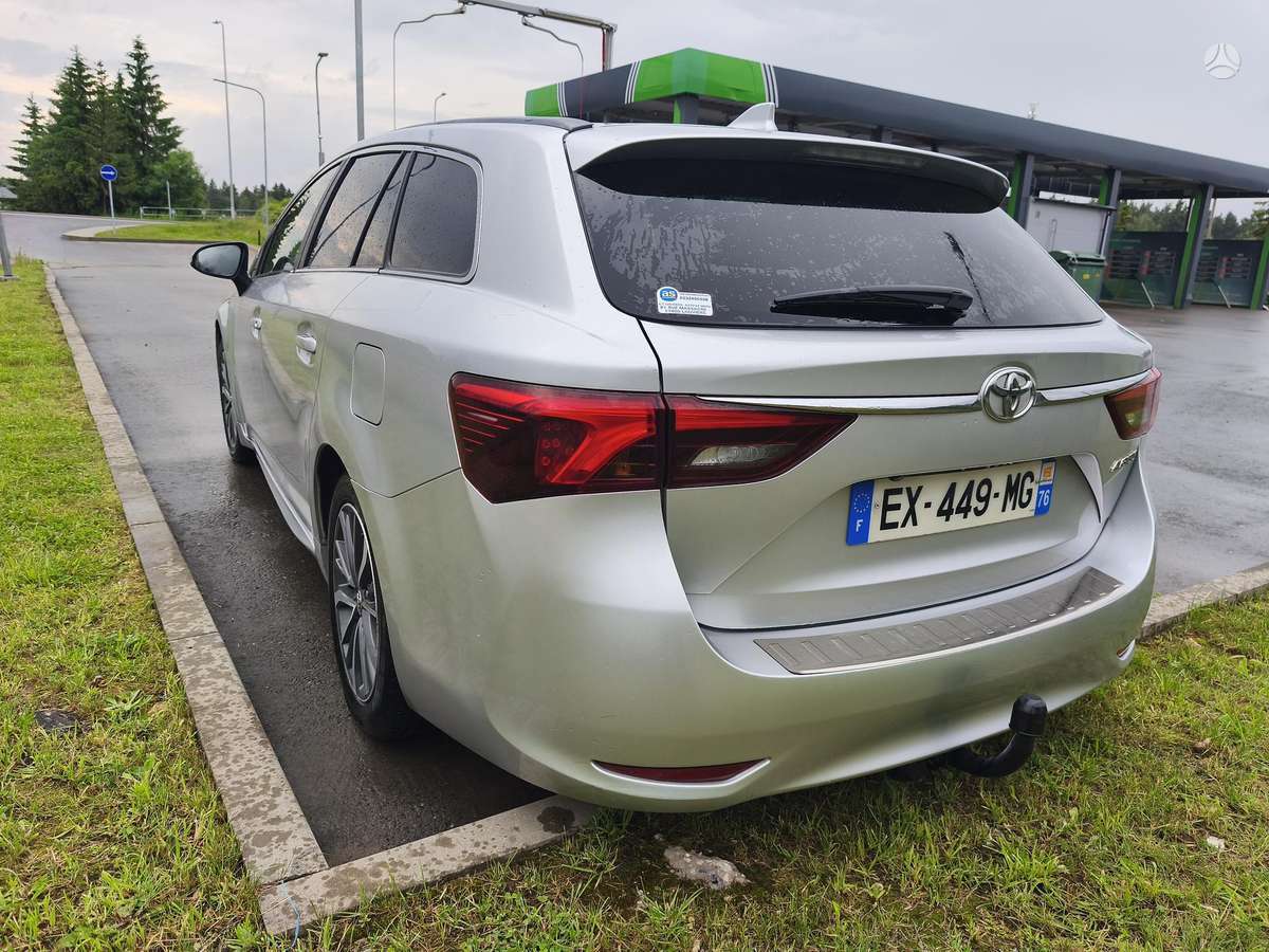 Toyota Avensis - 6