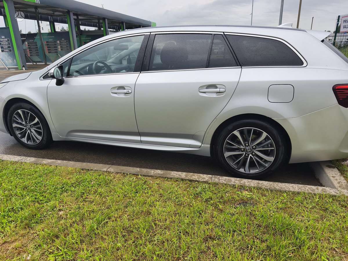 Toyota Avensis - 7