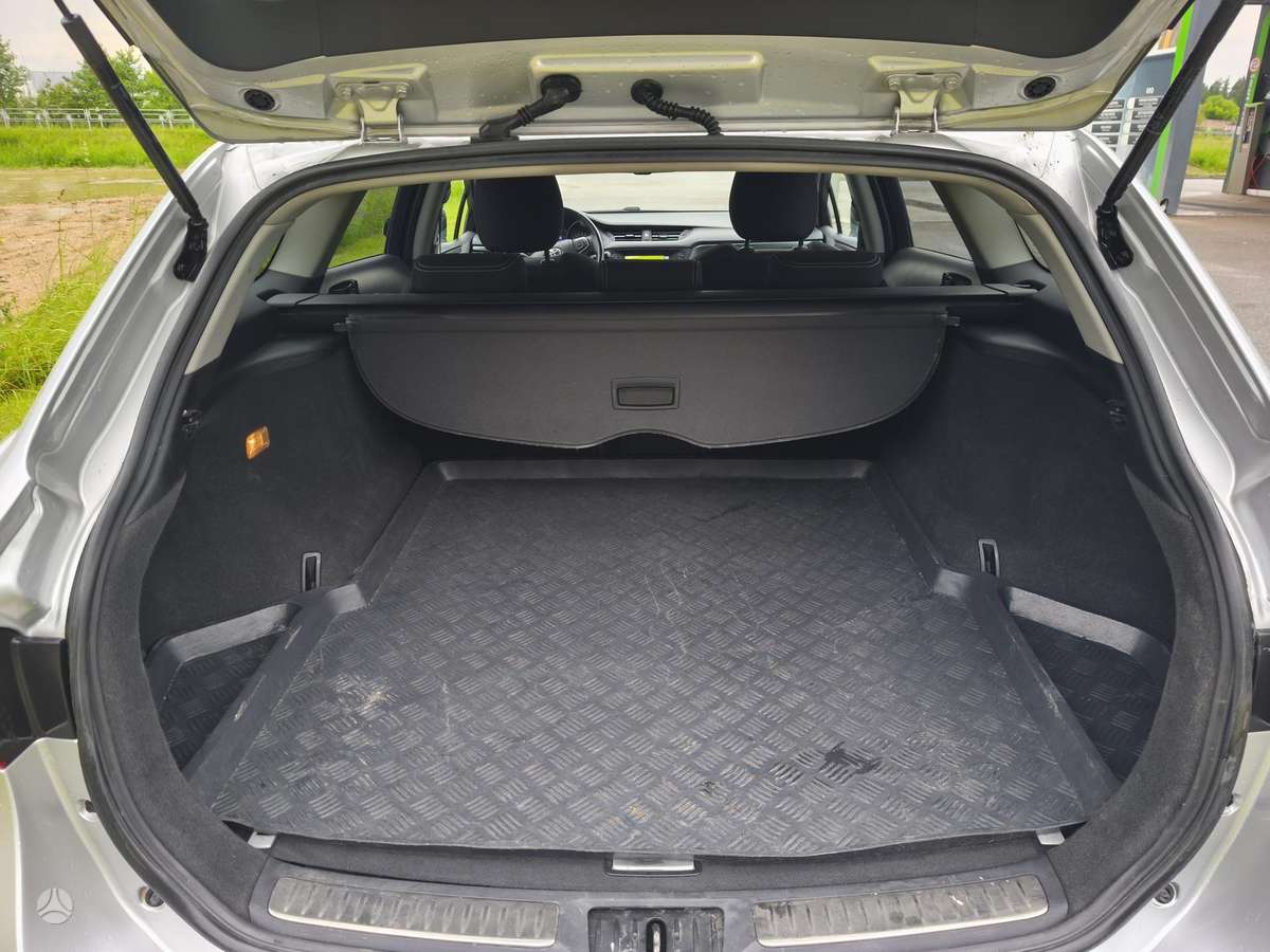 Toyota Avensis - 11
