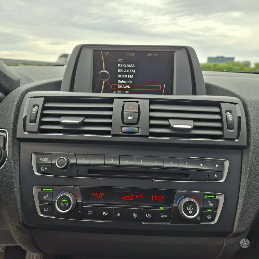 BMW 118, 2.0 l., hečbekas