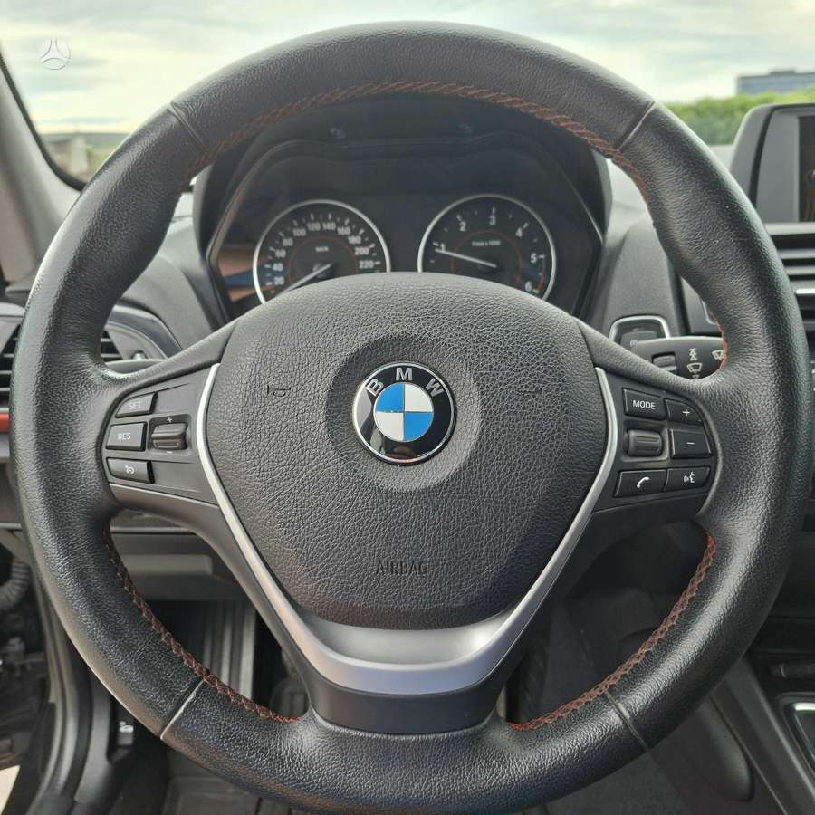 BMW 118, 2.0 l., hečbekas