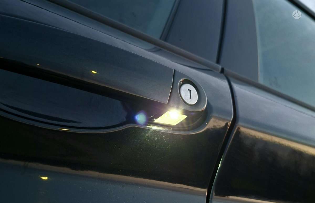 BMW 118, 2.0 l., hečbekas