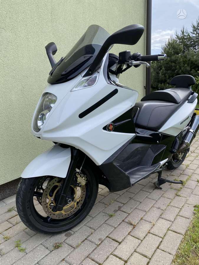 Gilera GP 800 839cc, scooters / mopeds