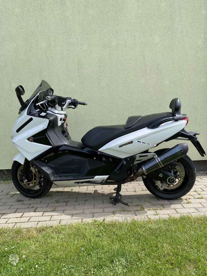 Gilera GP 800 839cc, scooters / mopeds