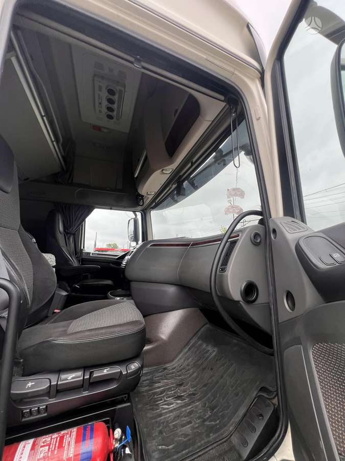 DAF XF 460 MEGA, double sleeper
