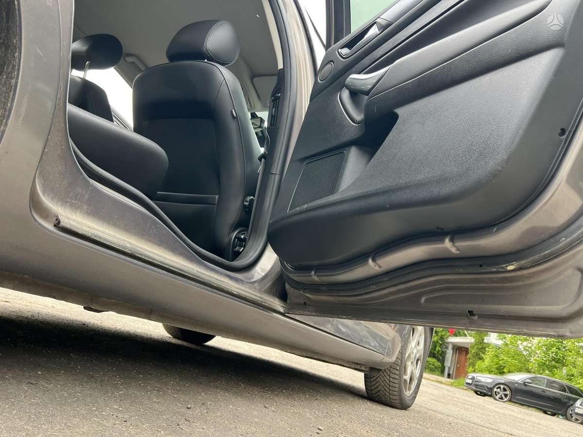 Ford Mondeo, 1.6 l., hatchback