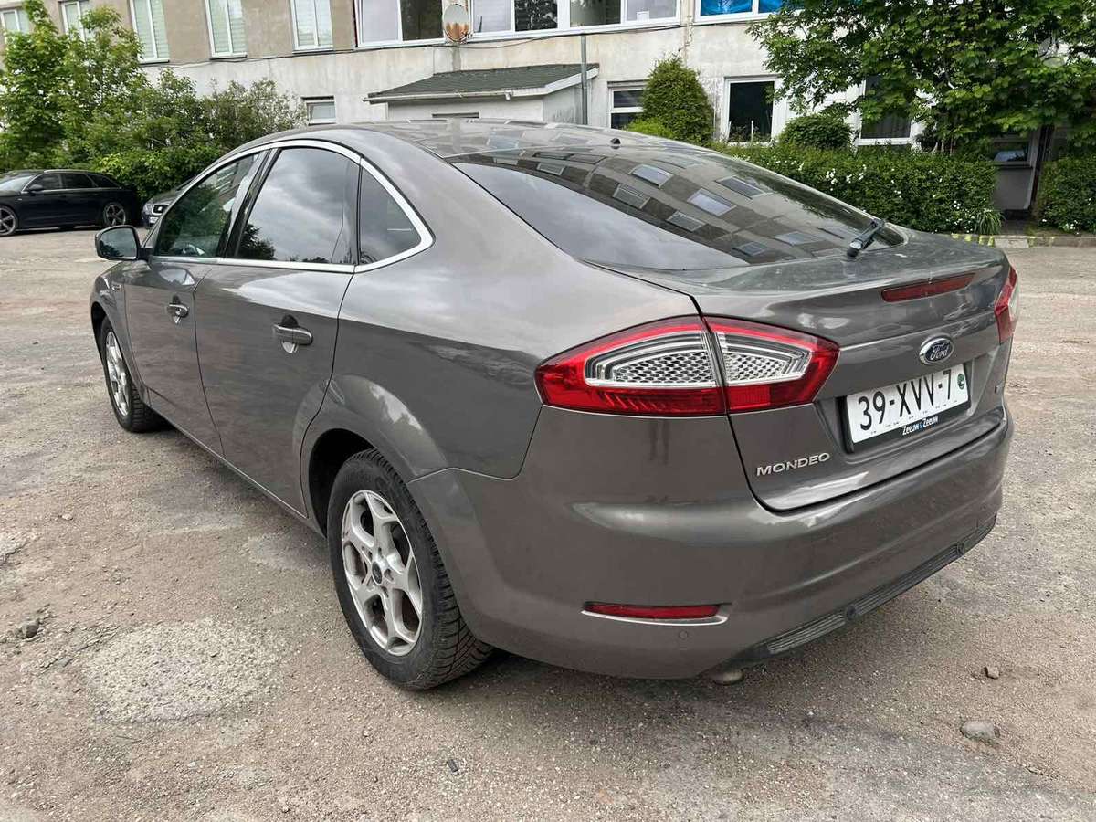 Ford Mondeo, 1.6 l., hatchback