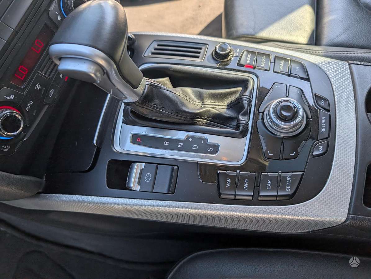 Audi A4, 2.0 l., Седан