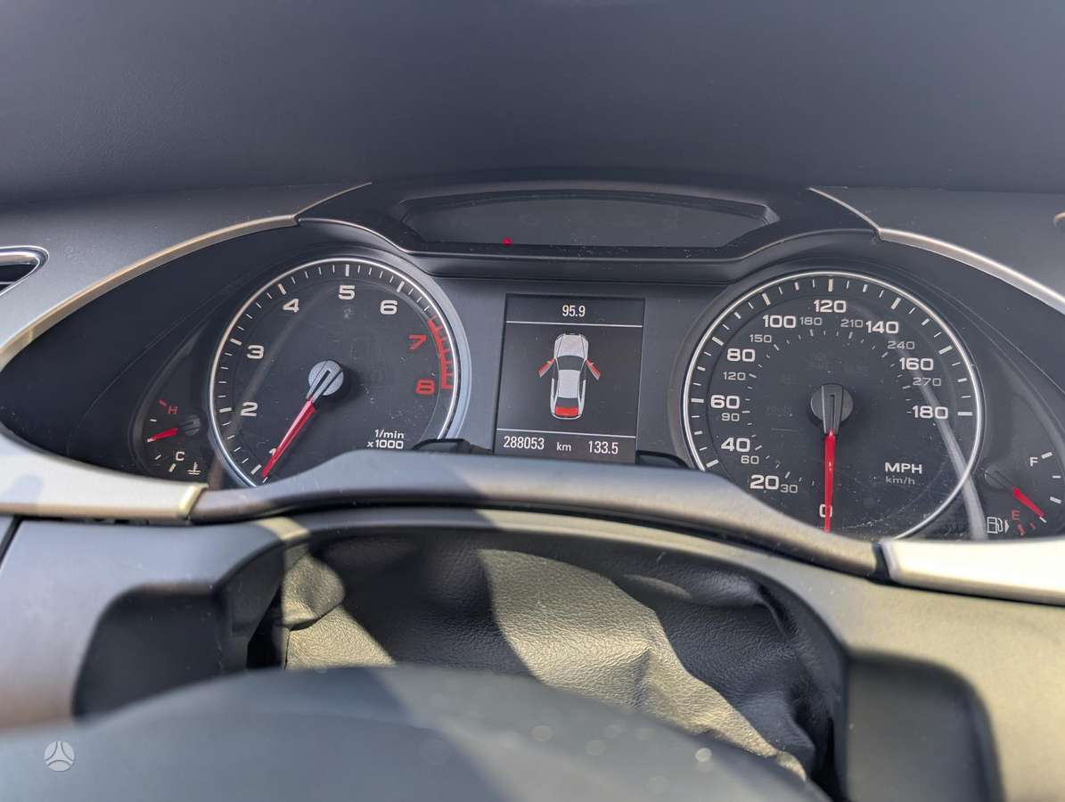 Audi A4, 2.0 l., Седан