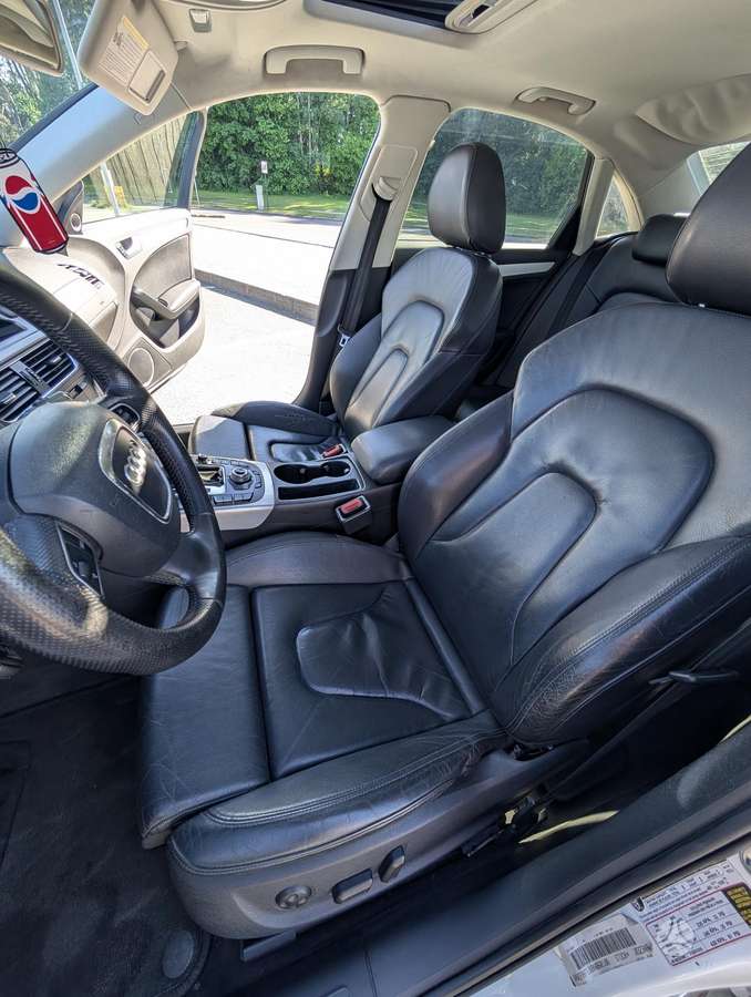 Audi A4, 2.0 l., Седан