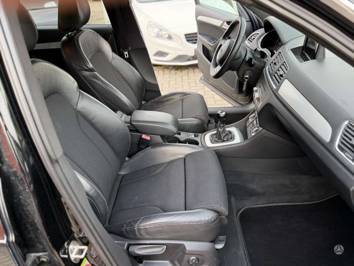 Audi Q3, 2.0 l., Внедорожник / Кроссовер