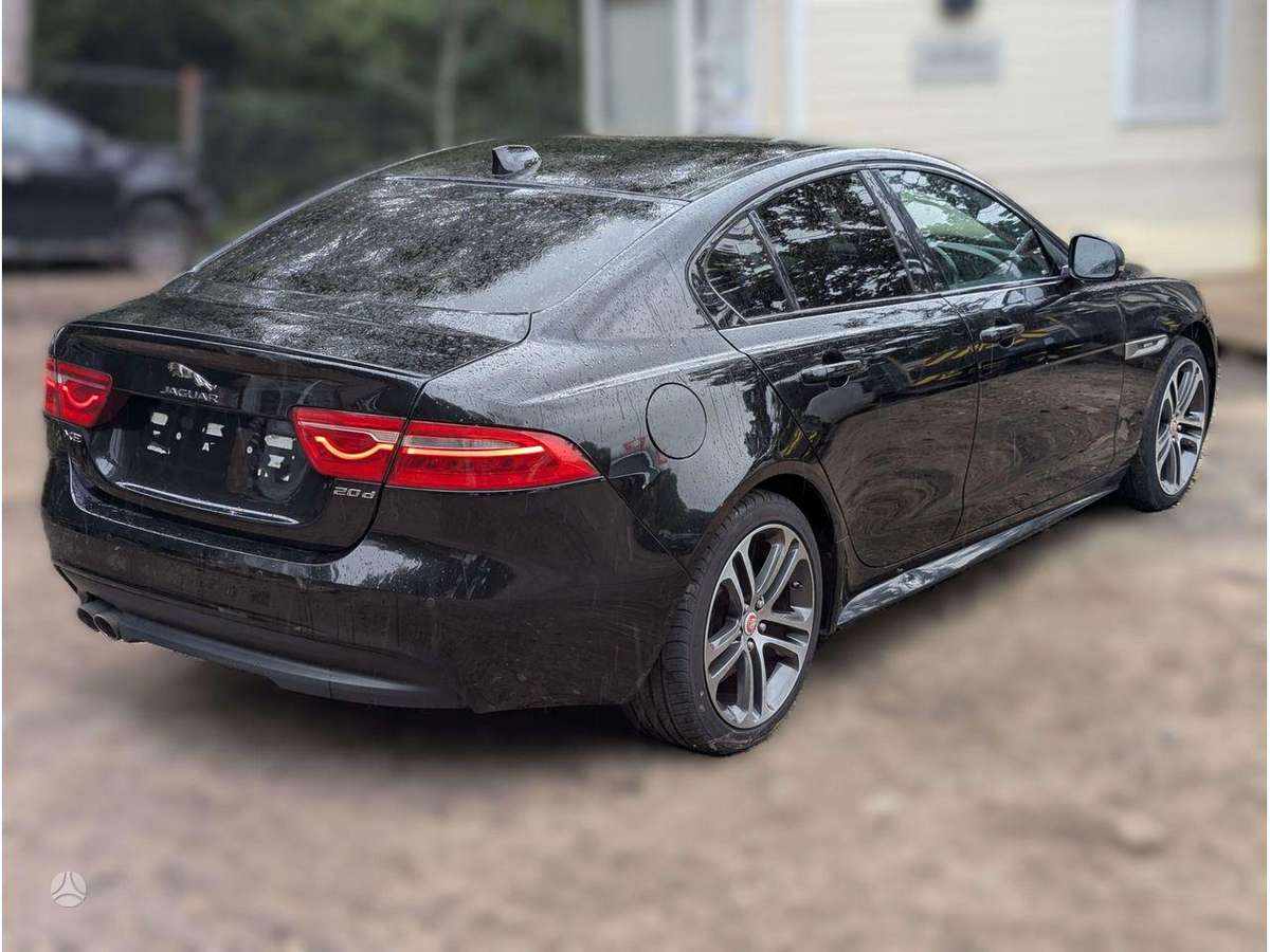 Jaguar XE engine