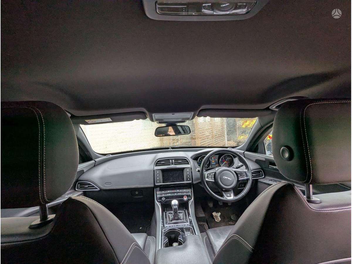 Jaguar XE dzinējs